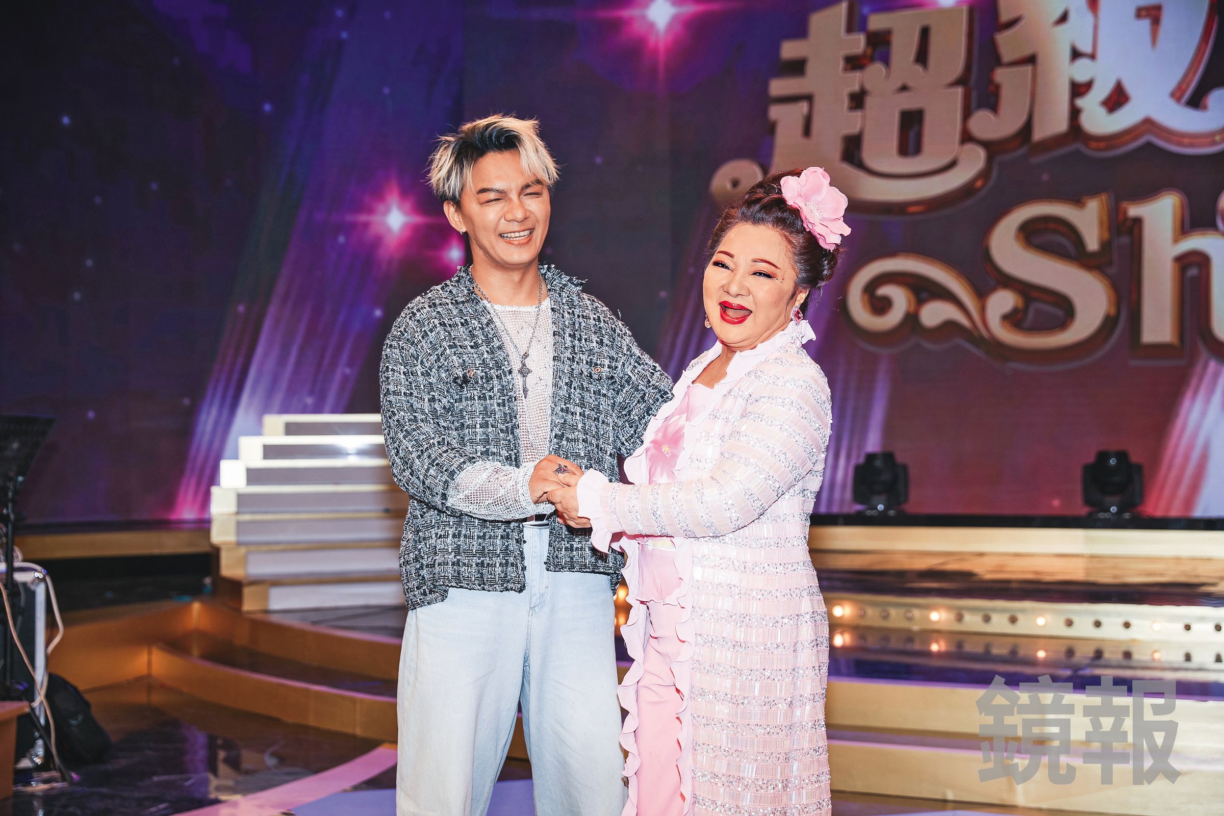 白冰冰（右）與曾瑋中（左）因節目《超級冰冰Show》結緣，雙雙入圍金曲獎最佳台語男女歌手，在節目中幽默宣布組成「金曲CP」，引發話題。
