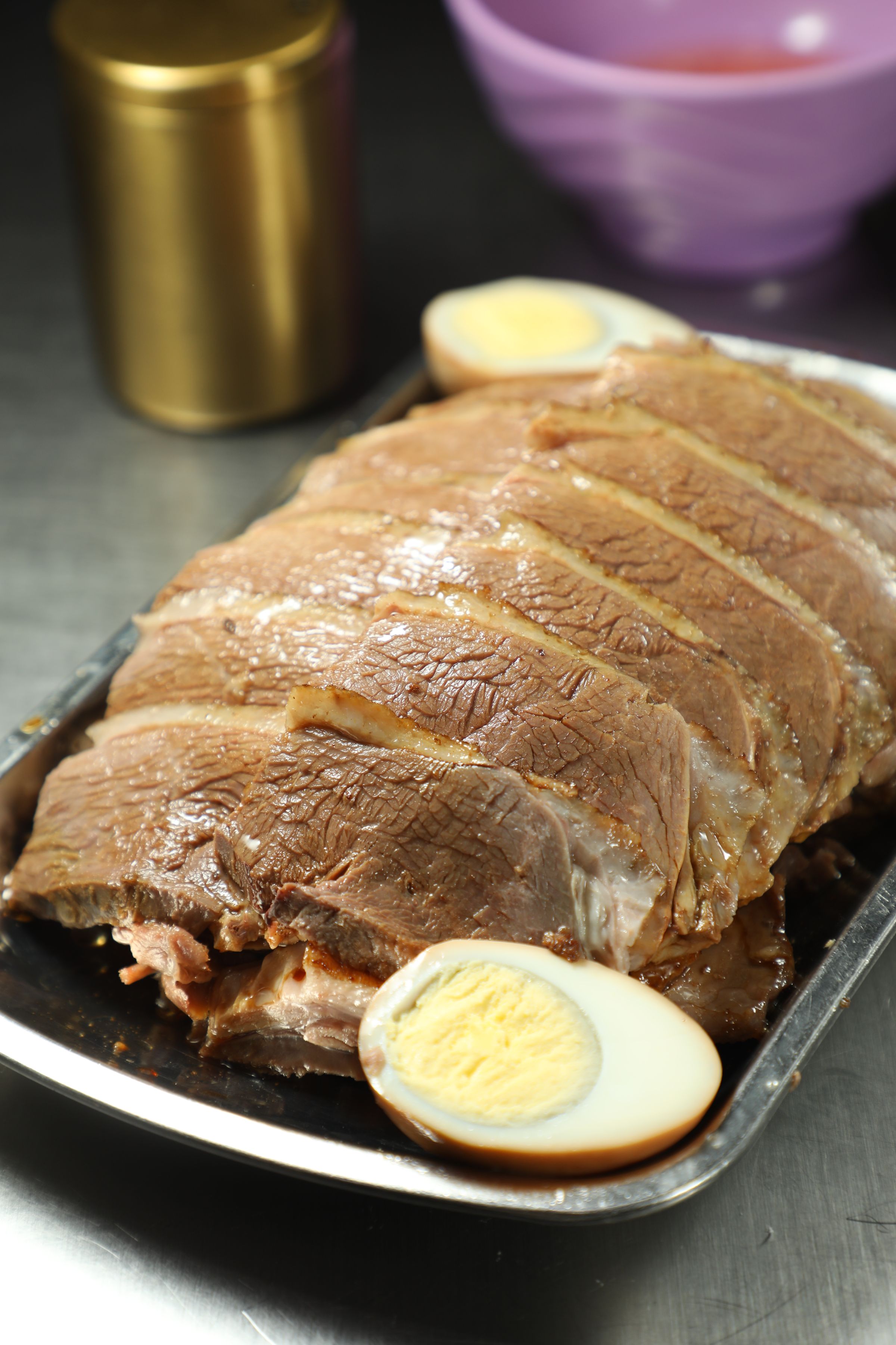 「滷水獅頭鵝(例牌)」鵝片厚薄度剛剛好,皮香肉質鮮嫩,分量適合兩人吃一盤。(港幣168元/份)
