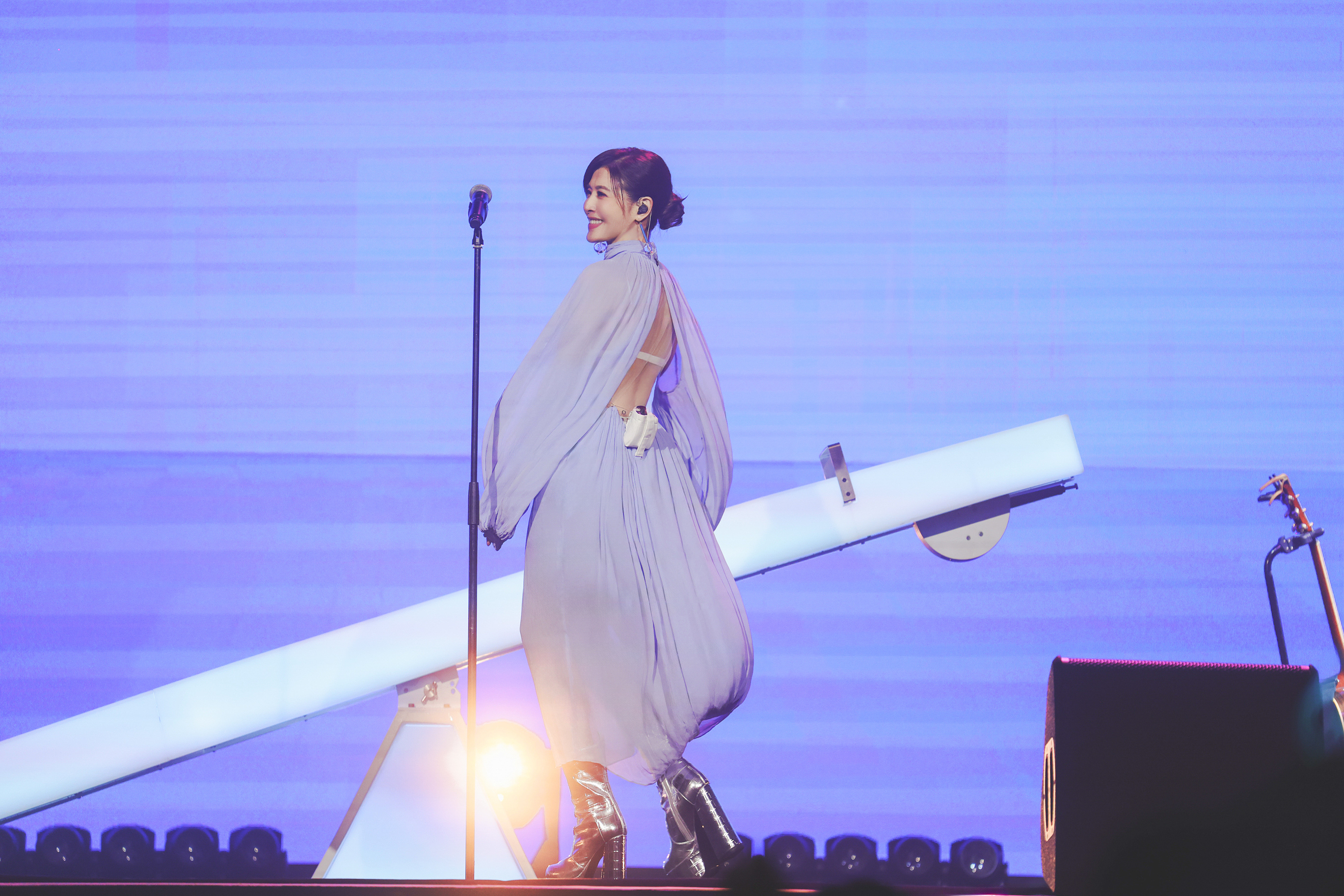 蘇慧倫美背大放送，歌迷尖叫到不行。（相信音樂提供）