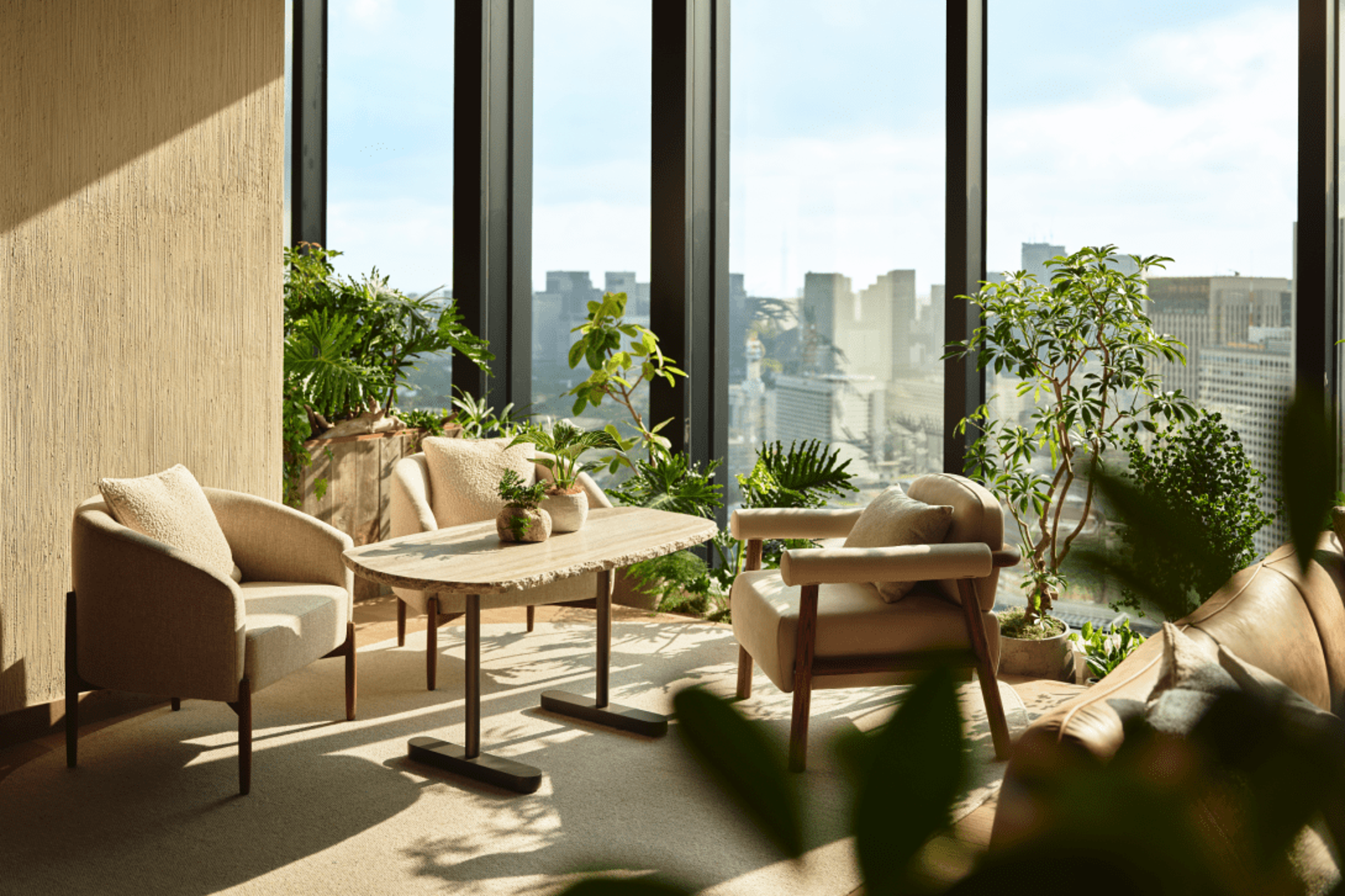 位在38樓的大堂Lounge,也走自然舒適路線。(1 Hotels提供)