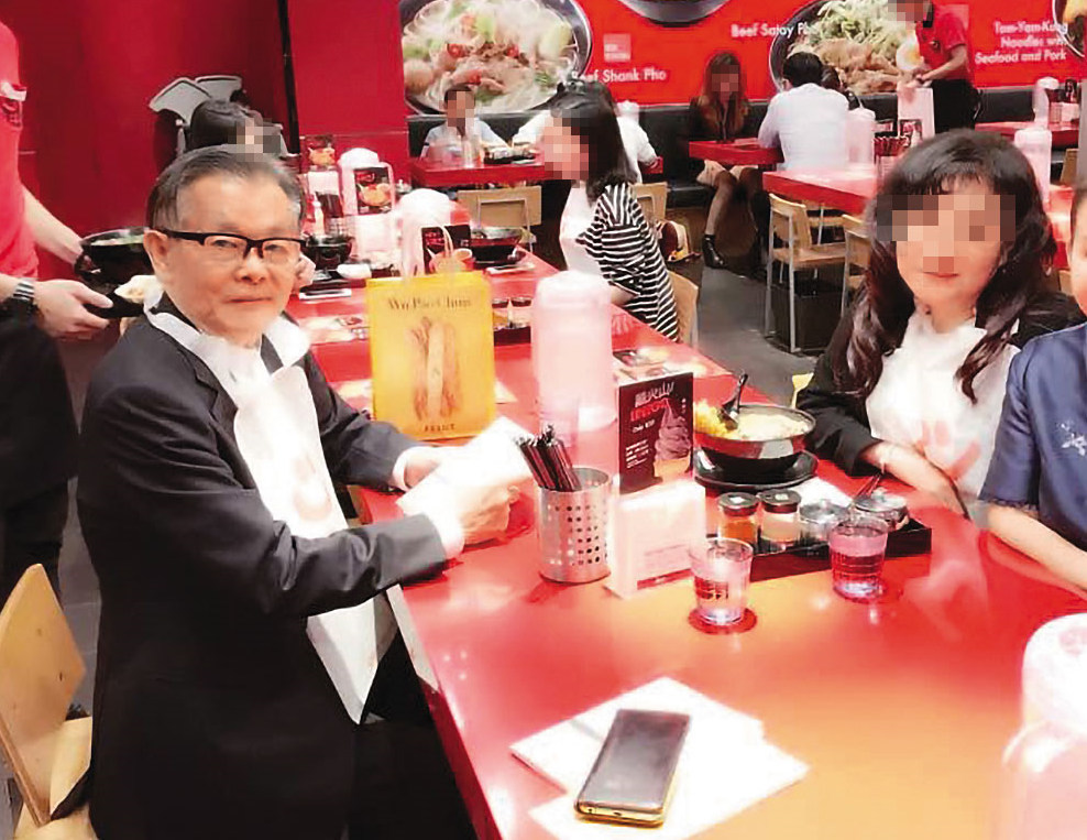 張俊宏(左)與黃姓女友(右)交往、同居多年,也常在臉書PO出合照。(翻攝張俊宏臉書)