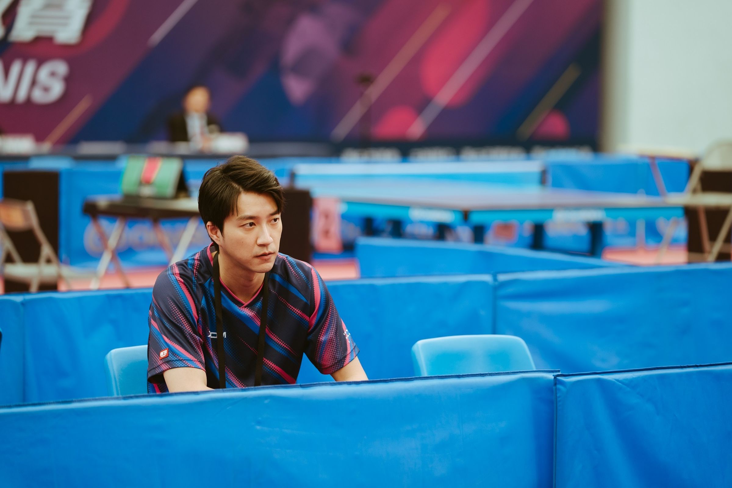 江宏傑除了演出電影《乒乓男孩》，也提供劇組許多協助。（華納提供）