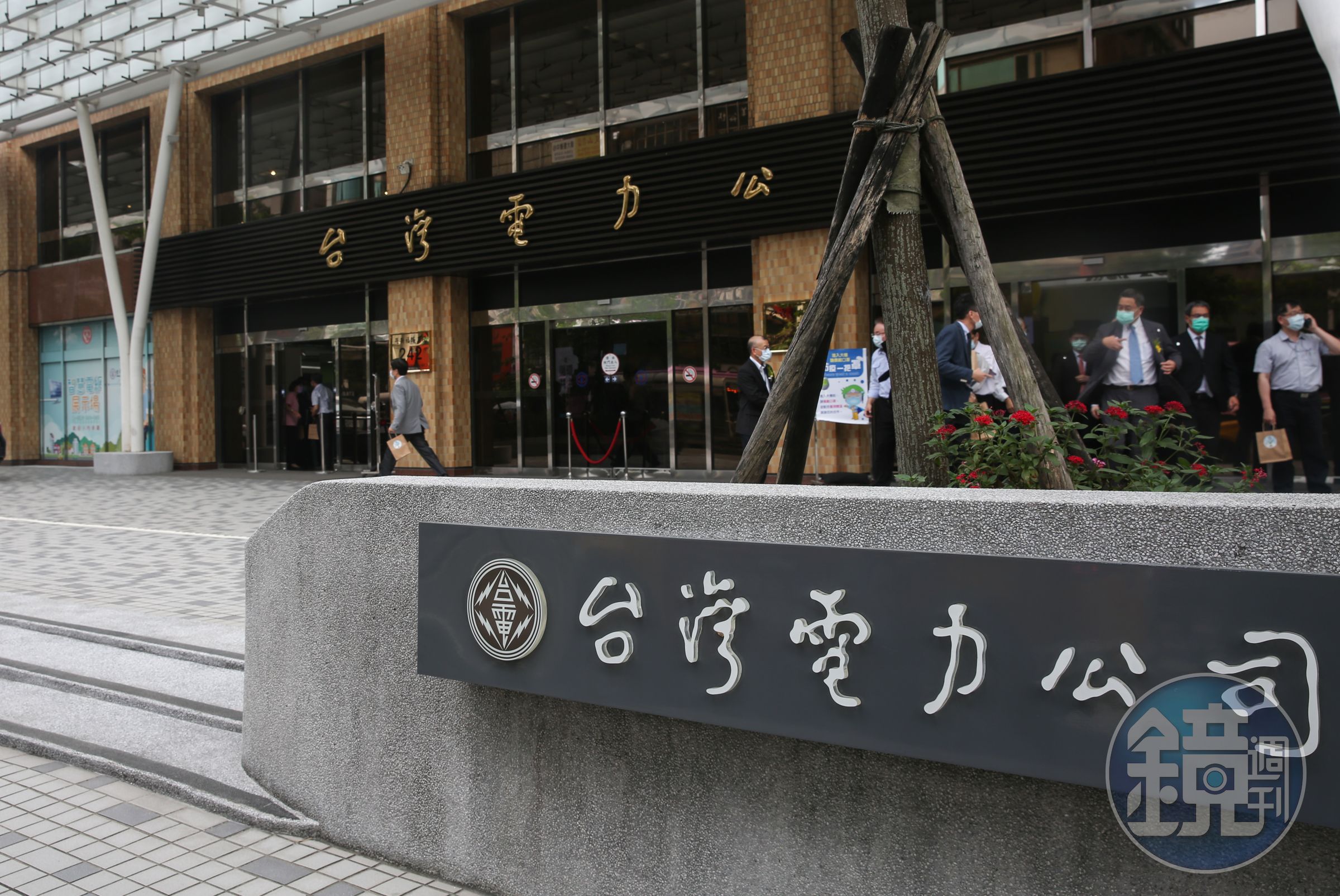 台電指出動物誤觸引發跳電情況相比2015年的高峰，2023年已減少至1,077件，9年來共減少2,000件以上。（本刊資料照）