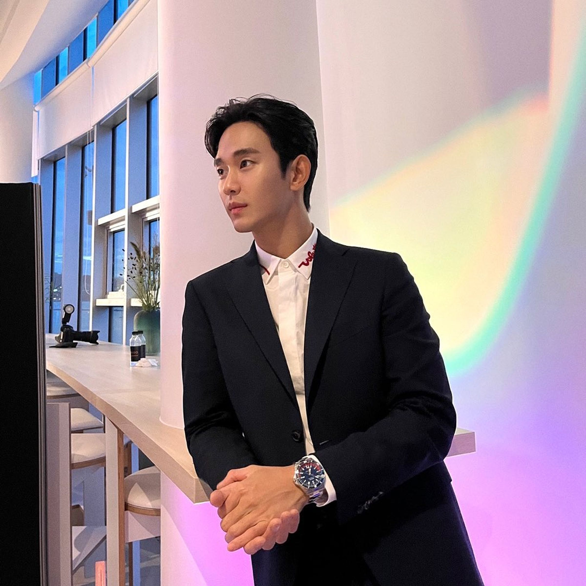 金秀賢手上曾有超過20個代言，在私生活爭議事件後全部終止合作，連預計上映韓劇都撤掉了。（翻攝金秀賢INS）