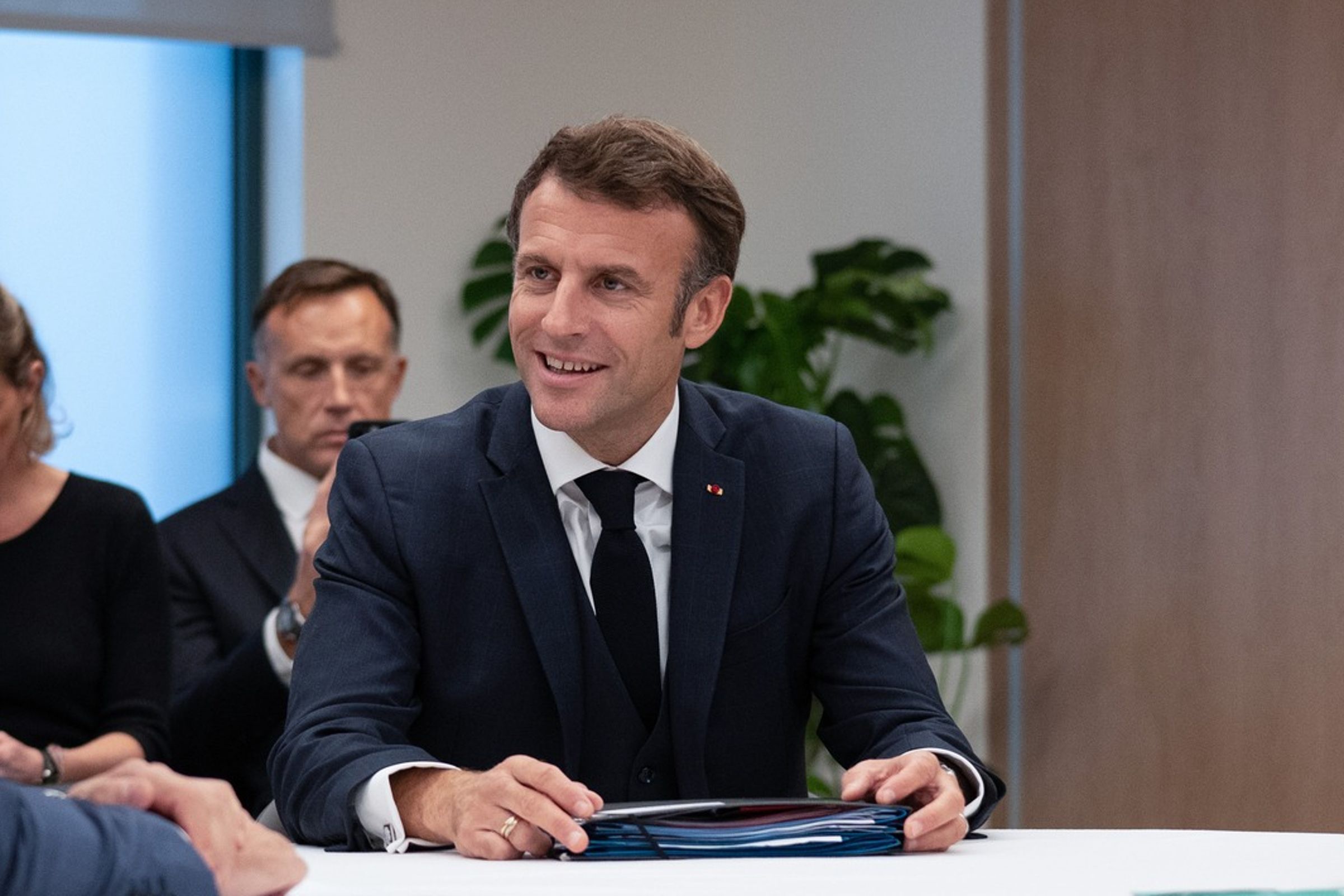 法國總統馬克宏9日宣布,將解散國會進行改選。(翻攝自Emmanuel Macron臉書)