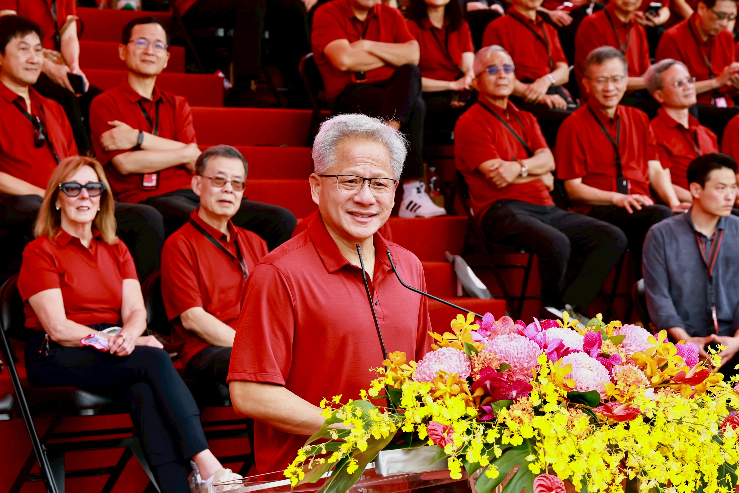 黃仁勳表示，台積電幫他打造輝達，非常謝謝。