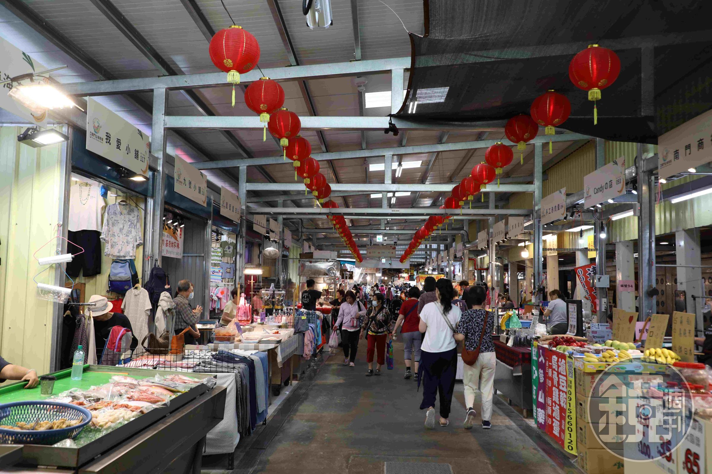 經過2025年底的火災，浴火重生的南門市場，在公共安全與採買動線上都有大幅改善。