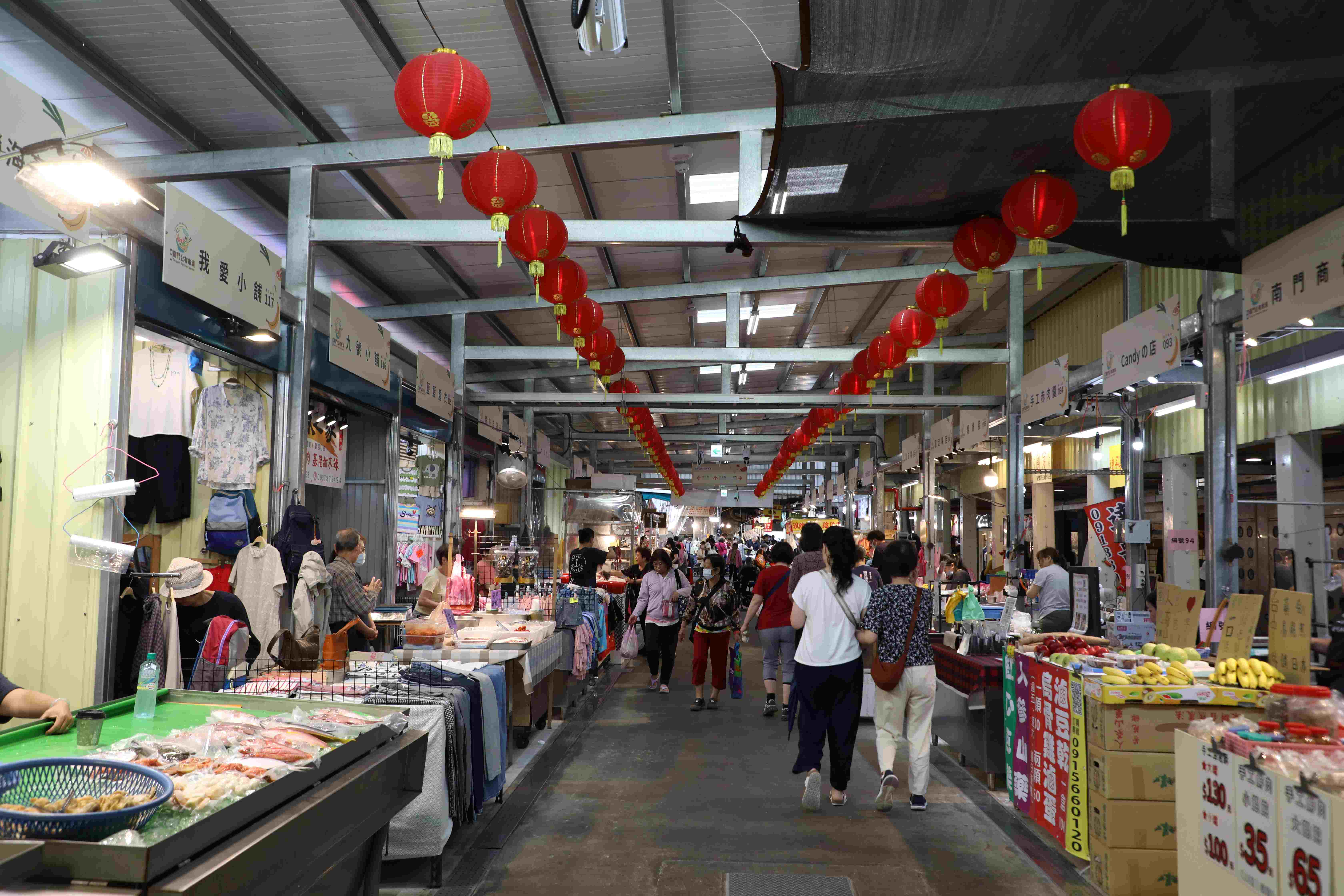 經過2025年底的火災,浴火重生的南門市場,在公共安全與採買動線上都有大幅改善。