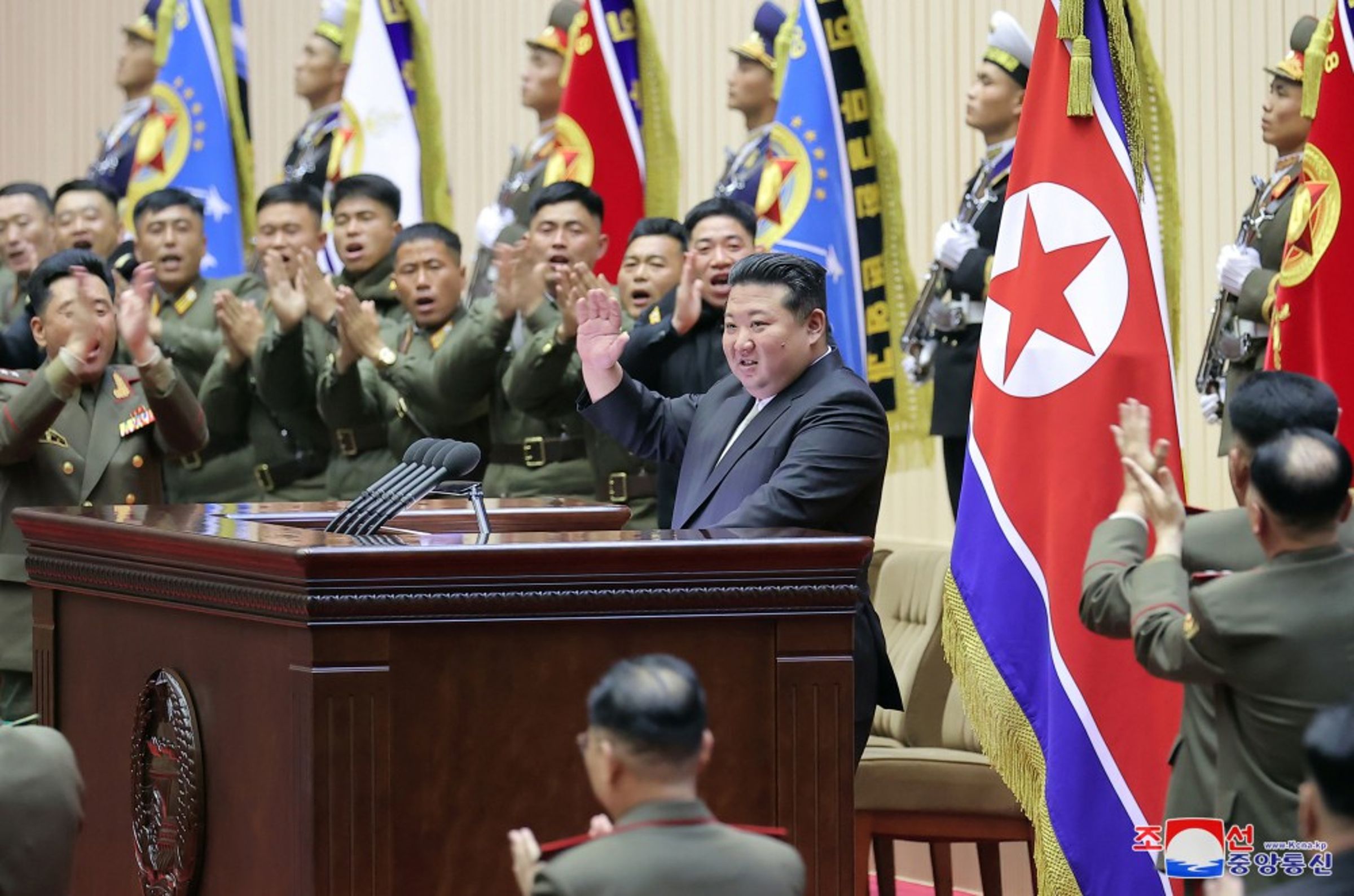 金正恩近日在演說中強調,北韓應無限制加強核武力量,以此達成國家自衛。(翻攝自朝中社)