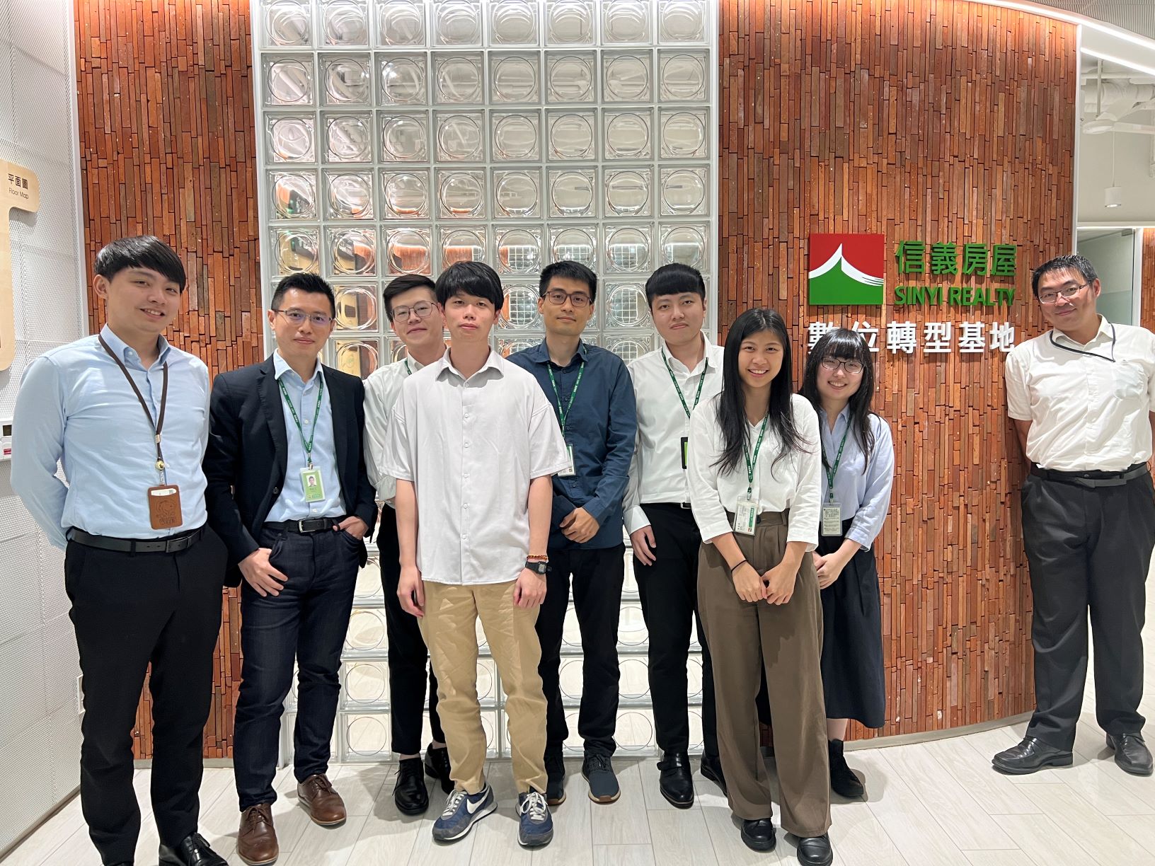 信義房屋平均一年投注百萬訓練費用，祭出豐富培訓資源優勢，與科技業、金融業爭搶數位人才。（信義房屋提供）