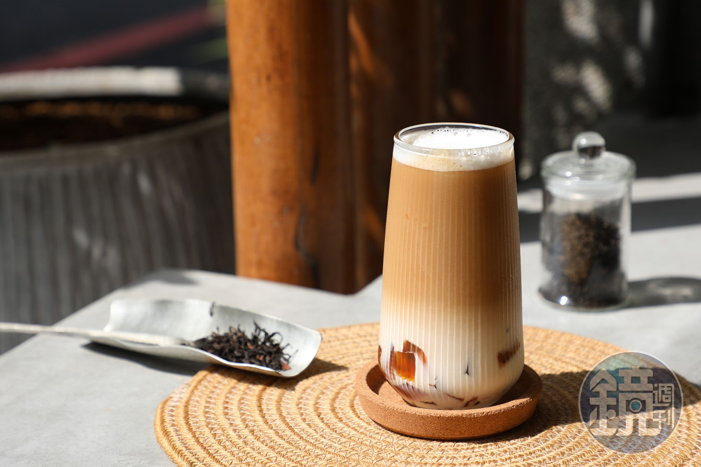 充滿文青氣息的茶室「一茶一伴」以手沖、那堤等方式呈現台灣茶多樣化的風味、香氣與喝法。