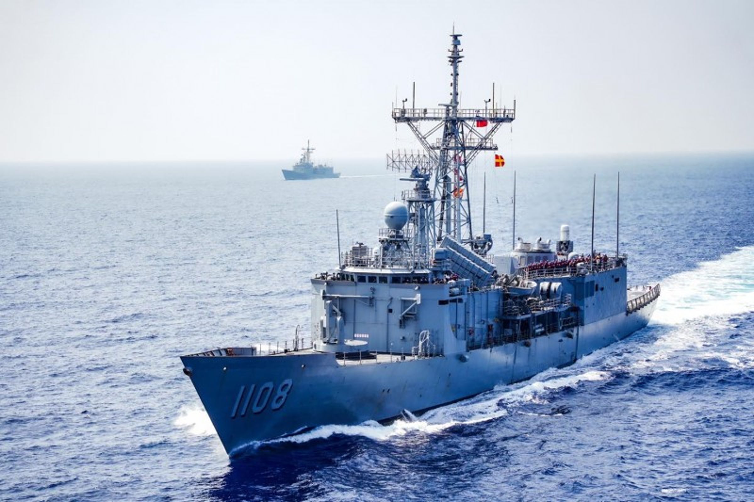 國安高層透露，中共會在台灣大選後，加劇對台施壓。圖為海軍巡弋台海。（翻攝自中華民國海軍臉書）