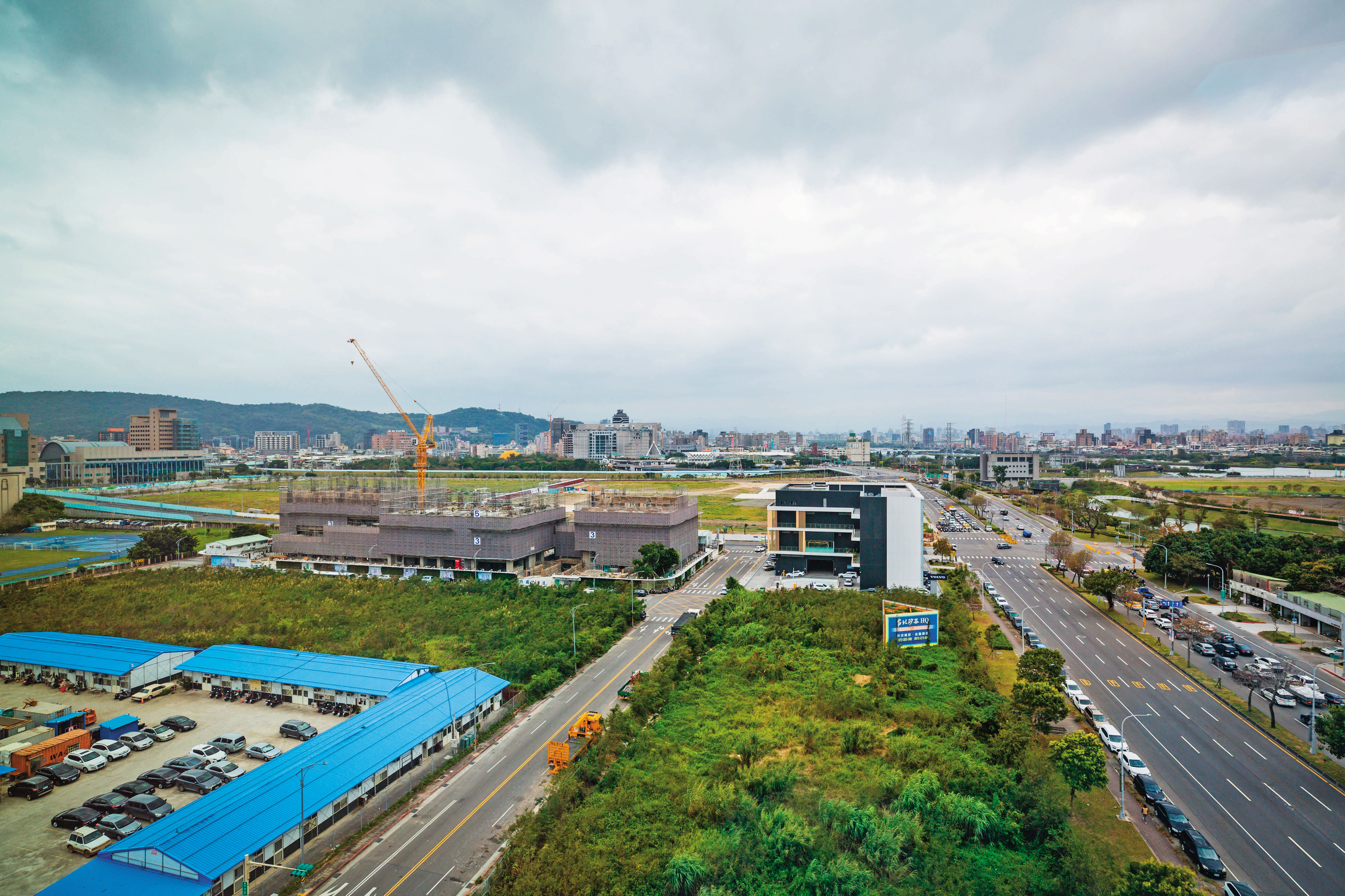 北士科園區開發過程疑點重重，除了決策大轉彎，更猶如京華城案翻版，檢廉也已同步偵辦中。