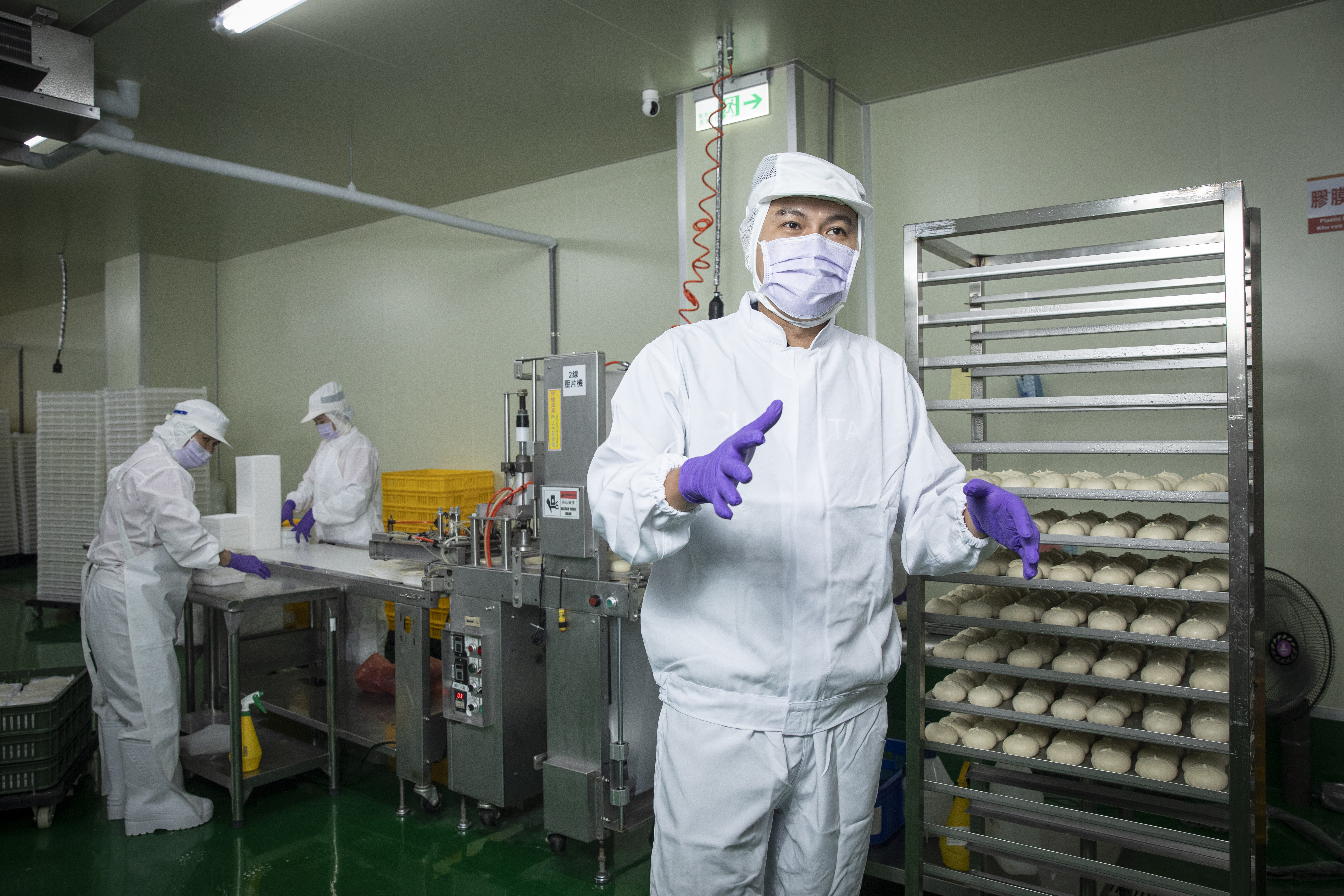 陳冠霖把瀕臨倒閉的小食品廠，一路推上蔥抓餅市占前五大廠，拉亞、Q burger等知名連鎖早餐店都是其客戶。