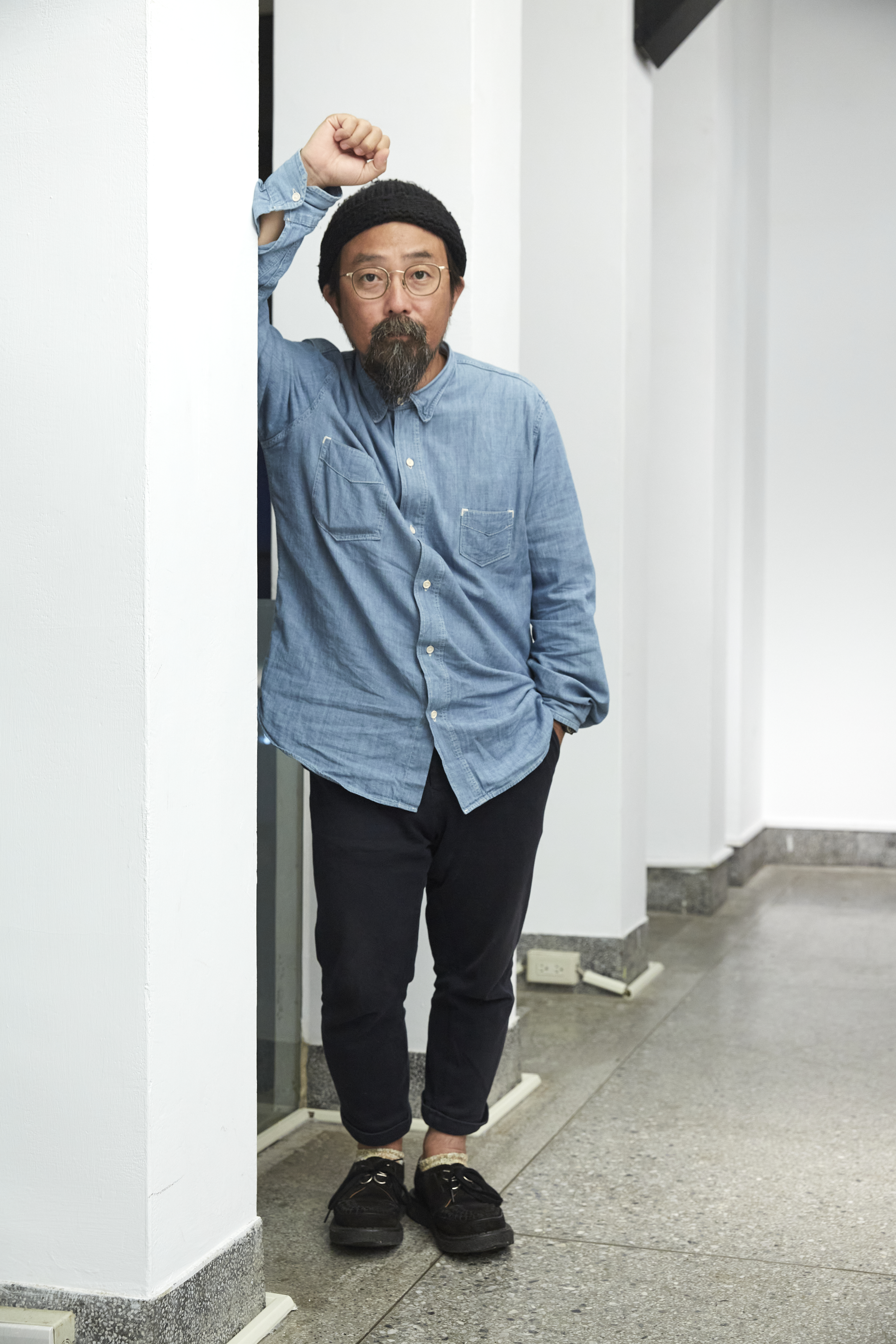 山下敦弘透露甄選時有遇到更會唱的演員，但整體氣質都不如齋藤潤適合岡聰實一角。