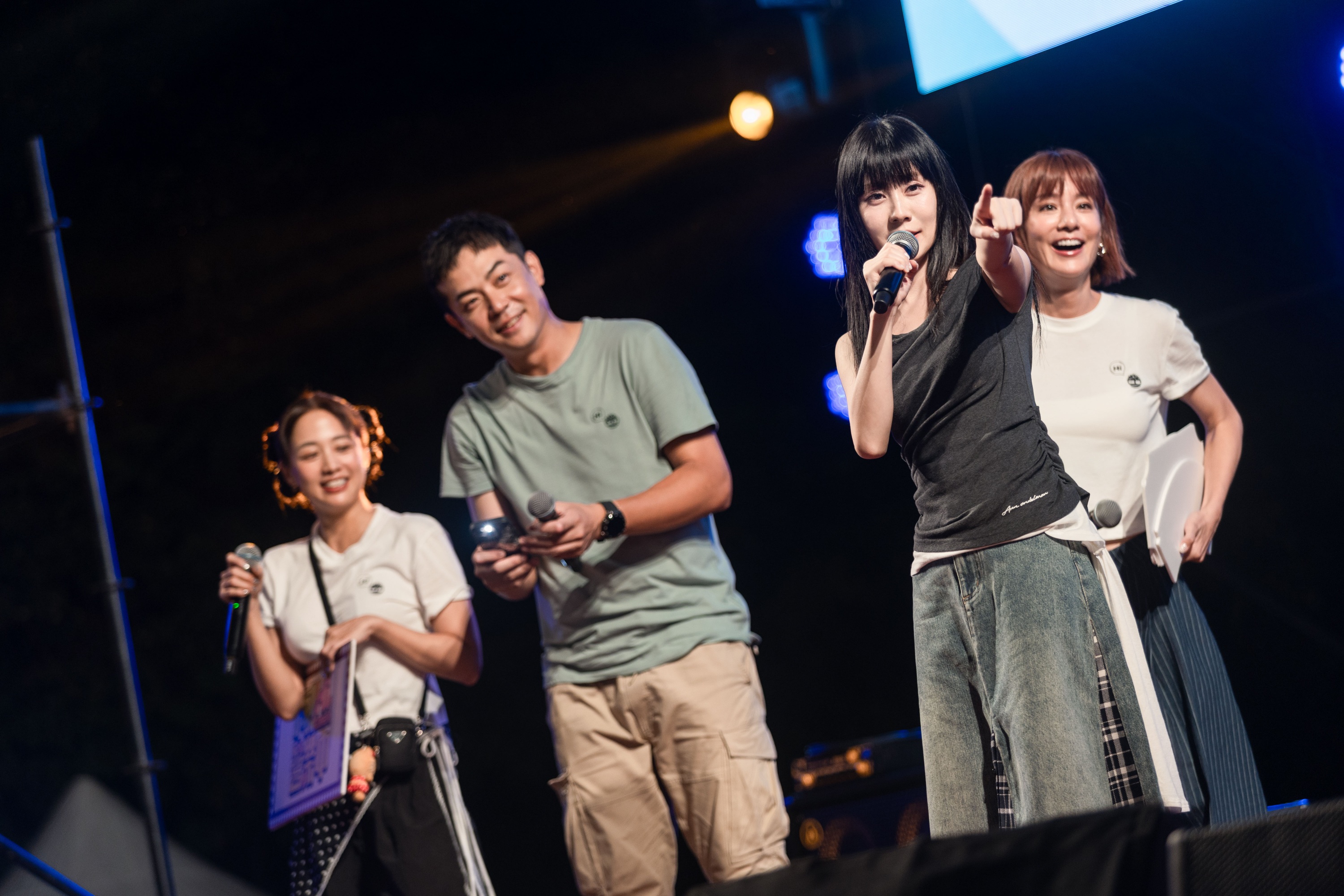 《嗨!營業中》姚元浩、莎莎、鬼鬼驚喜登台與白安共同演出合唱。(相信音樂提供)