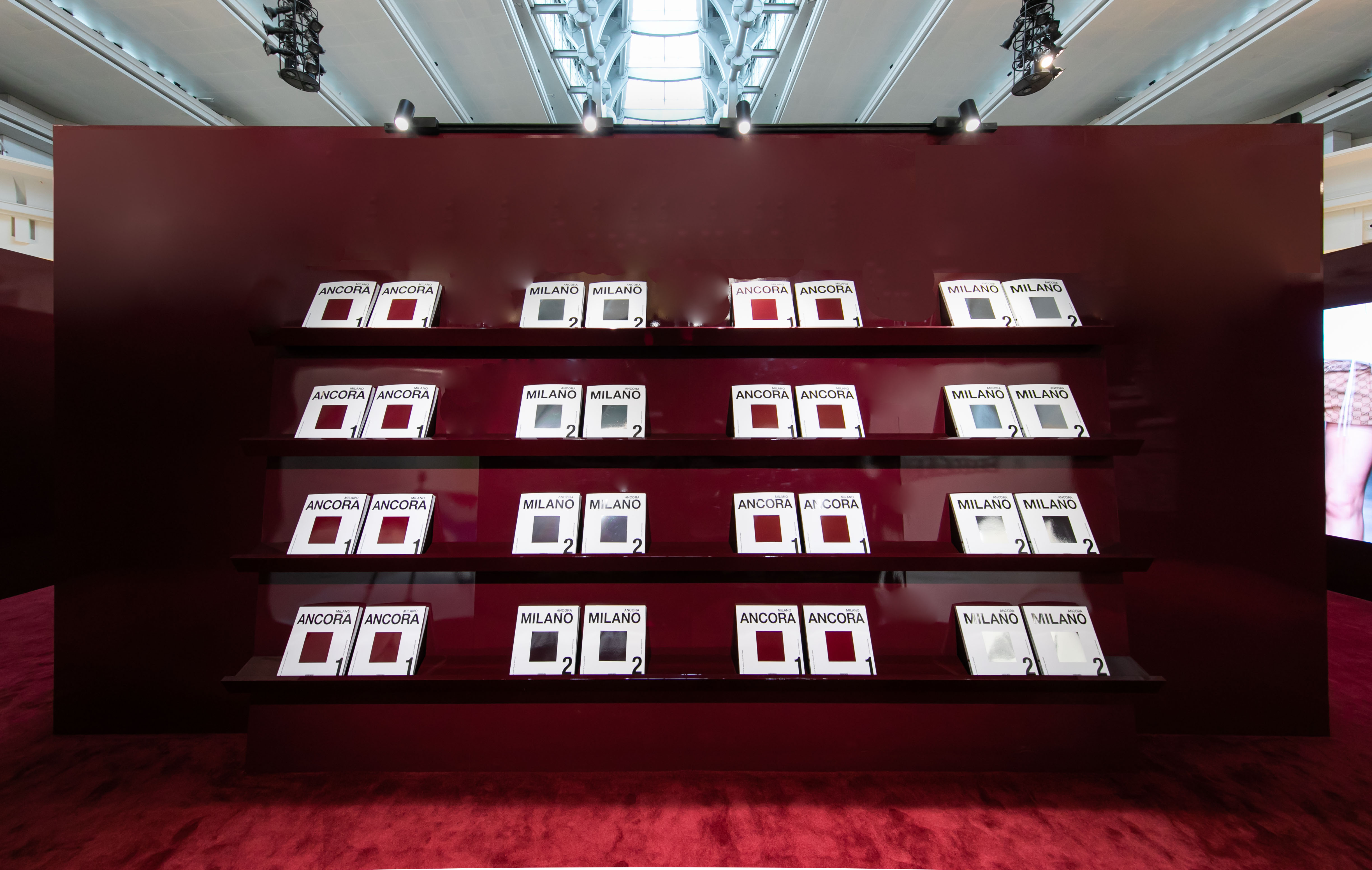 GUCCI ANCORA時尚藝術特展Gucci Prospettive雜誌牆。(古馳提供)