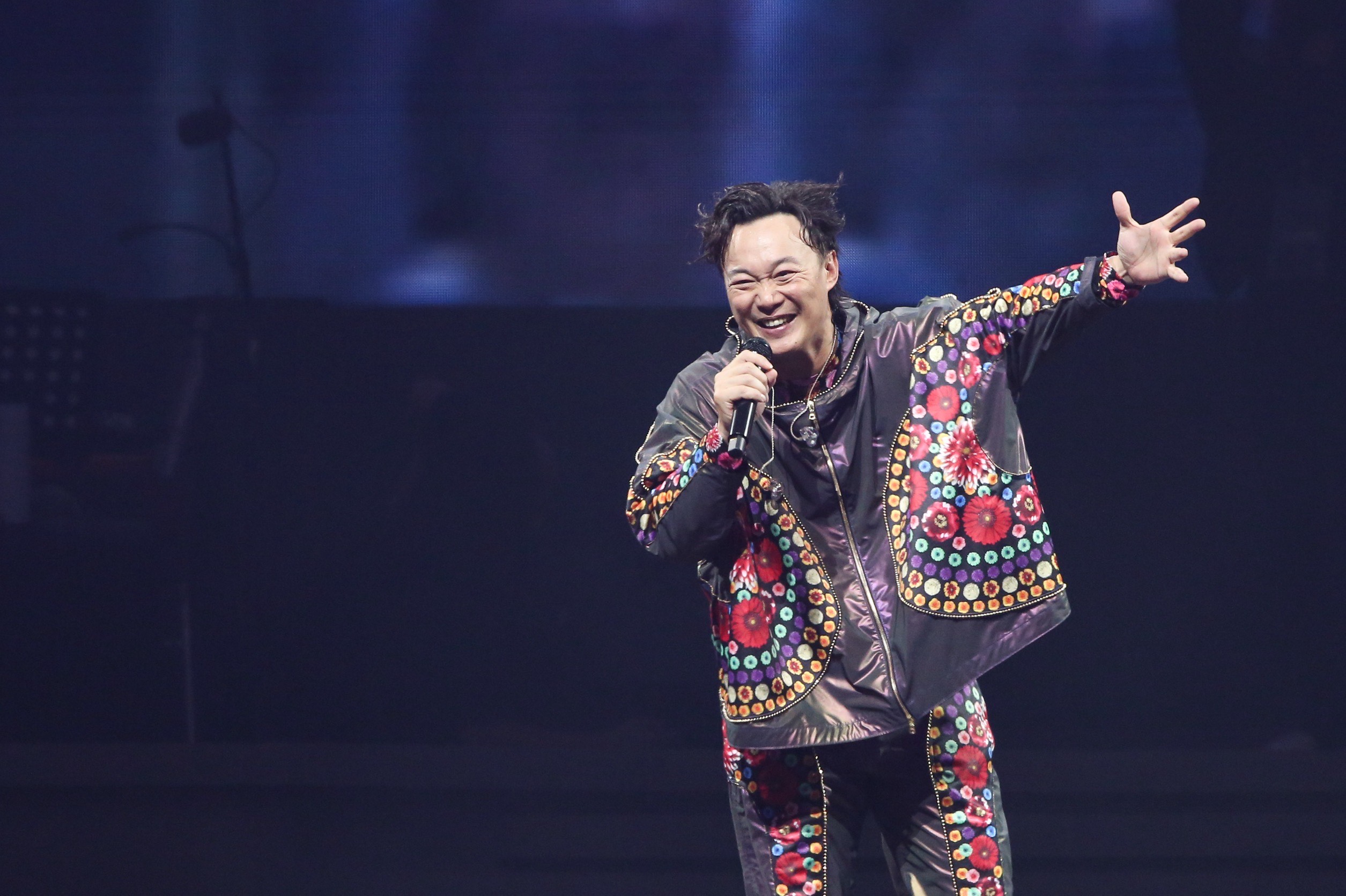 陳奕迅原定在小巨蛋舉辦出道25週年演唱會，沒想到竟遭到小巨蛋拒絕。