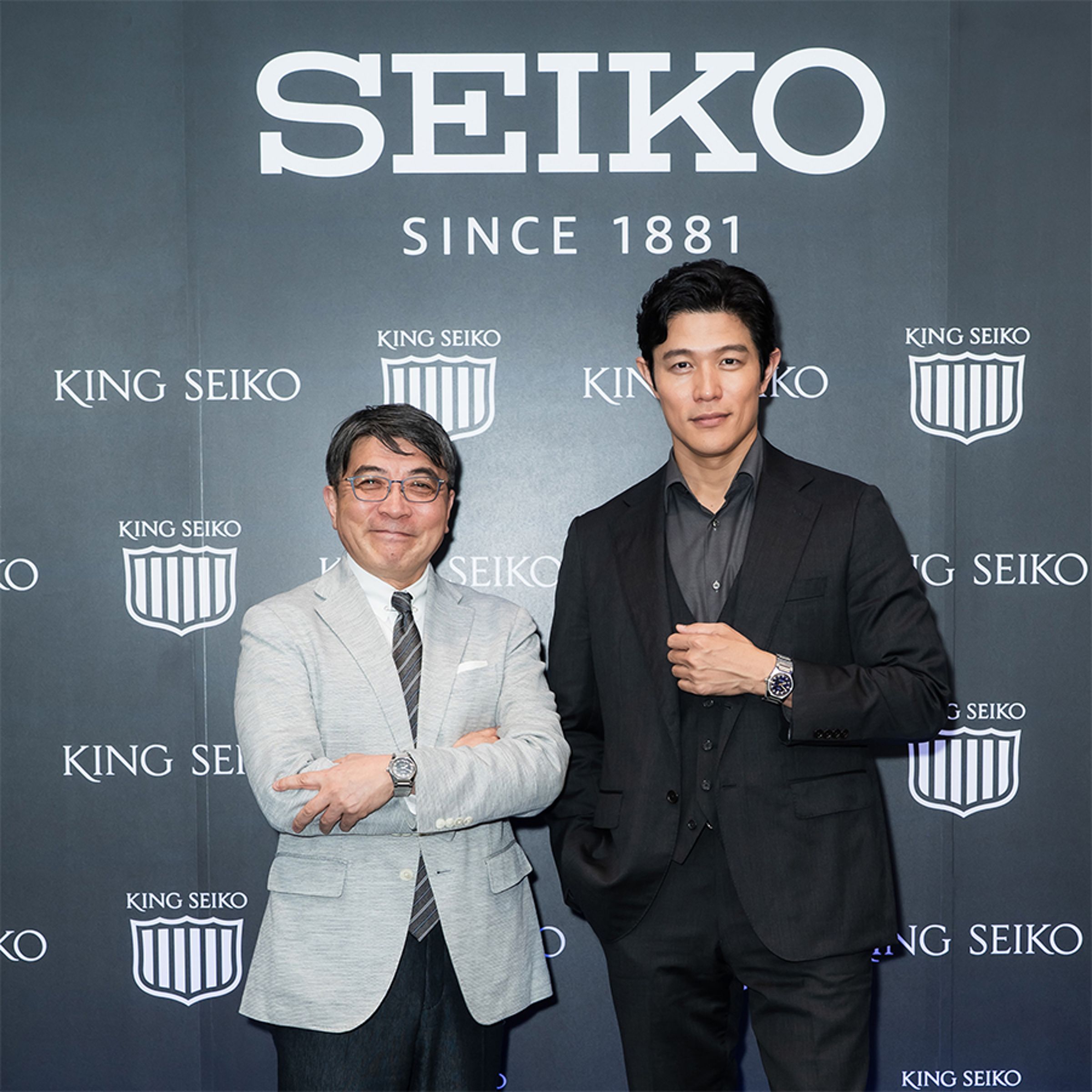 SEIKO WATCH社長內藤昭男和日本男星鈴木亮平，共同出席七月中旬在曼谷舉辦的King Seiko品牌大使發表活動。鈴木亮平在活動上公開表示，他個人擁有兩只KS古董錶，是私下也很喜歡手錶的腕錶愛好者。